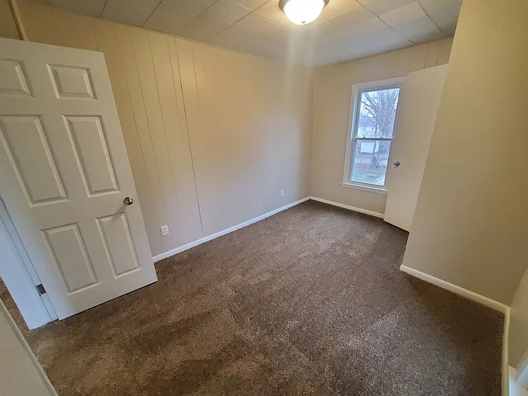 240 E Dunham Ave — Photo 27