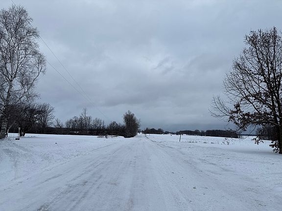 4th image of 8395 21 Mile Rd