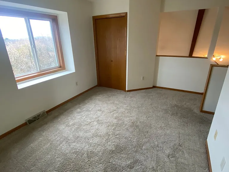 914 Chicago Ave — Photo 21