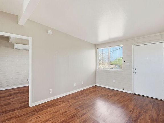 5th image of 1011 E Spring St #1011