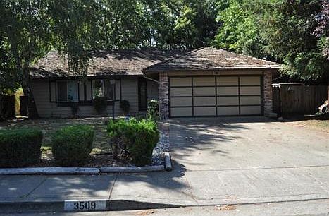 2nd image of 3509 Larchmont Dr