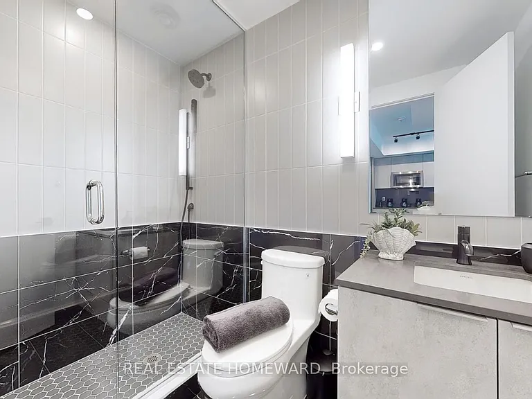 327 King St W #2903 — Photo 10
