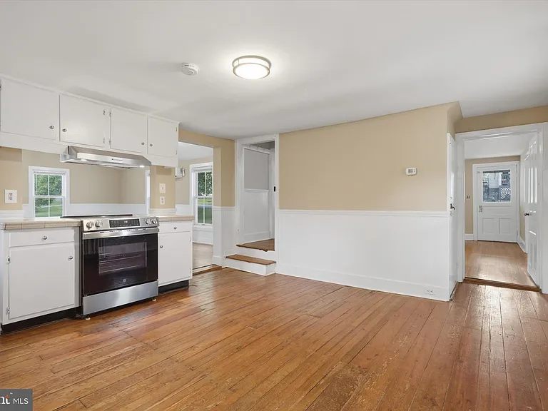 8606 Yellow Springs Rd — Photo 9