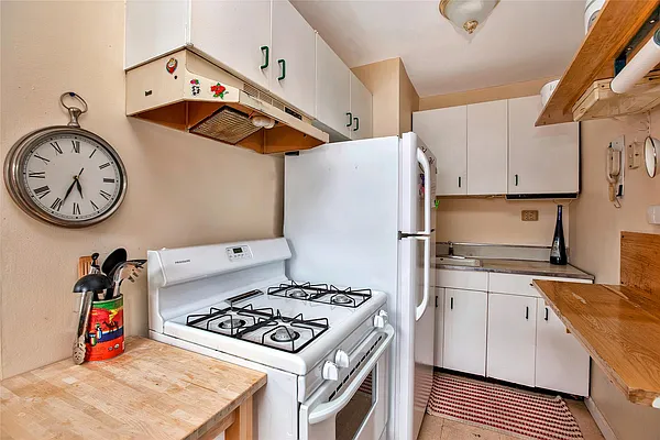 Sold by Douglas Elliman | media 7