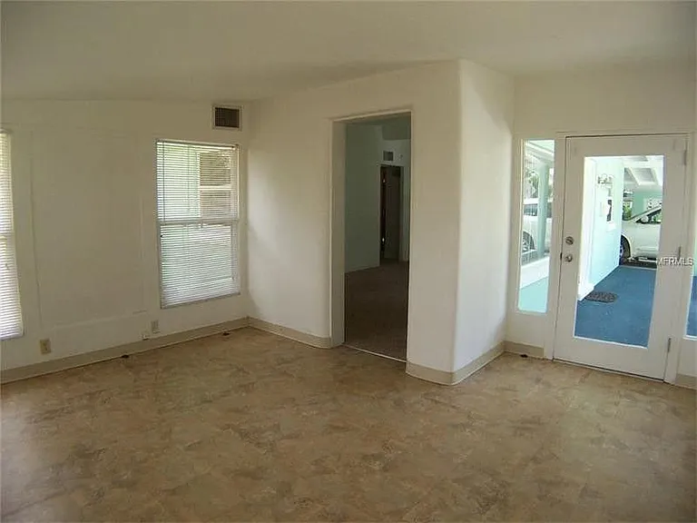660 Avenue C SW #660 — Photo 2