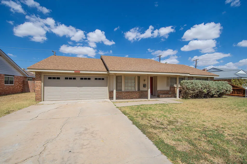 3 bed, 2.0 bath, 1724 sqft, $2,500 — Photo 3