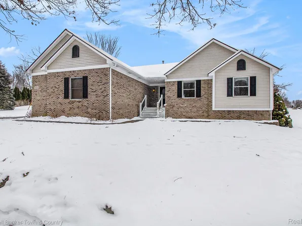 5213 Universe Ave, Howell, MI 48843