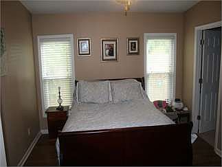 4th image of 3109 Fiske St