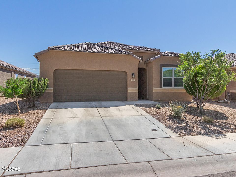 1st image of 10220 N Crooked Peak Trl