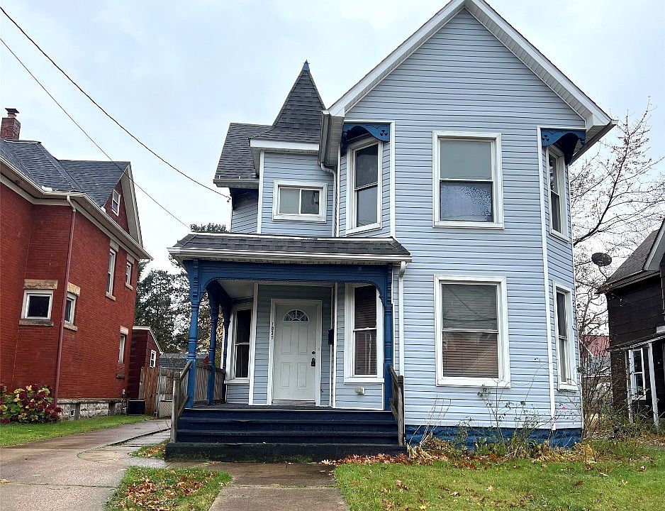1st image of 1021 W 21st St