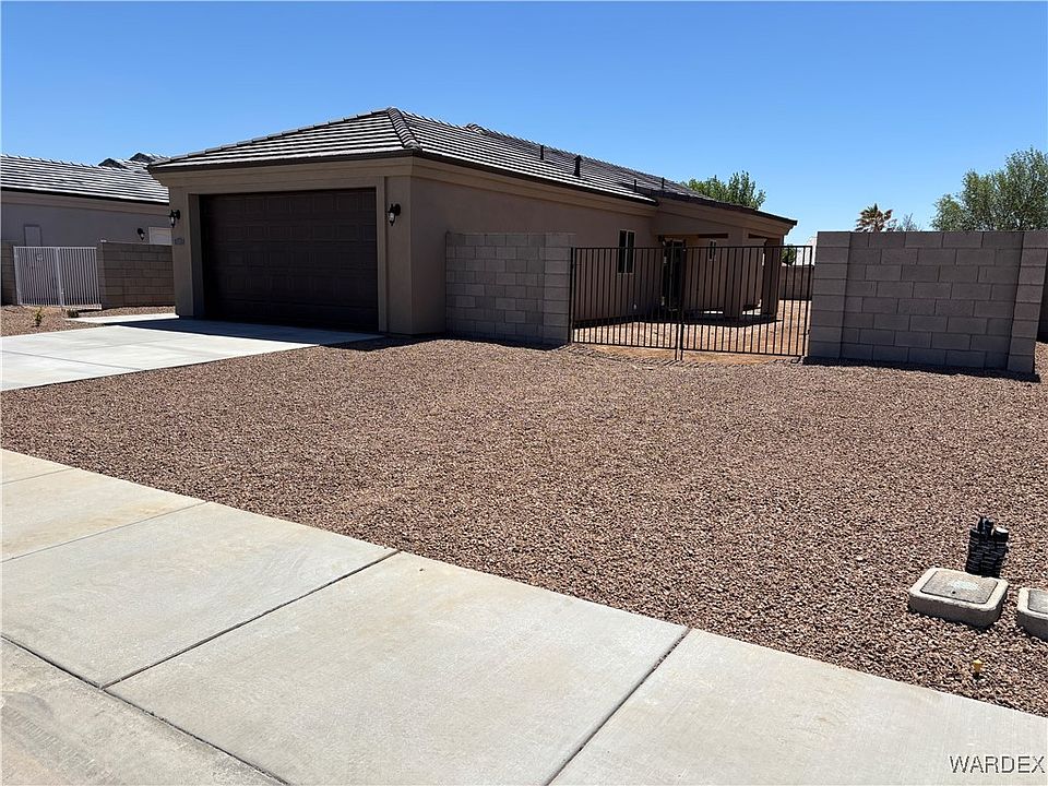 2nd image of 3276 E Farm Crest Avenue