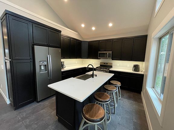 3rd image of 7957 W Northland Ln