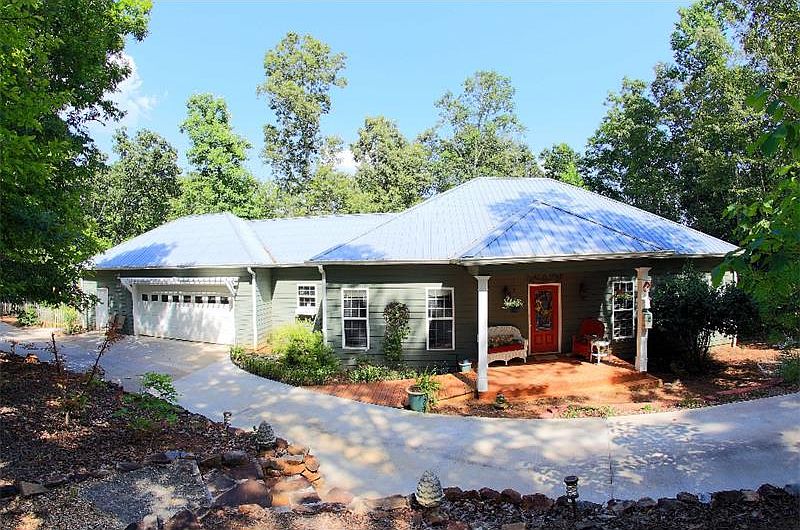 1st image of 424 Laurel Cir