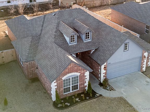 2nd image of 1754 E 137th Pl