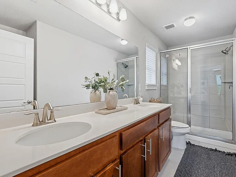 7402 Buchholz St — Photo 16