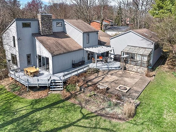 3rd image of 29 Woodstone Dr