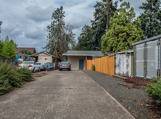 872 Lochaven Ave, Springfield, OR 97477