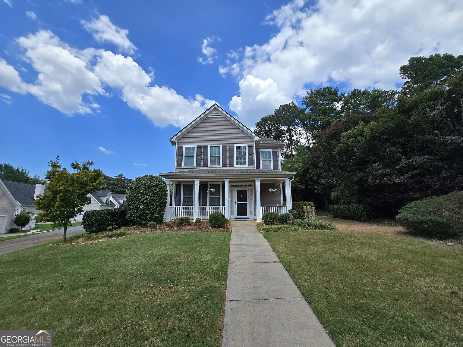4 bed, 2.5 bath, 2128 sqft, $2,500 — Photo 2