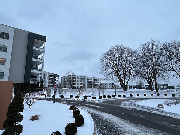 3rd image of 5189 Highpointe Lakes Dr Unit 204