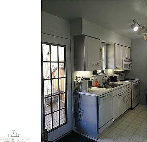 Kitchen-under cabinet lights
