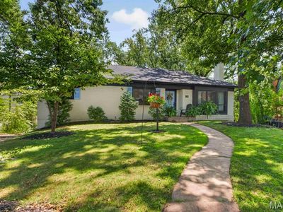 8704 W Kingsbury Ave, Saint Louis, MO, 63124