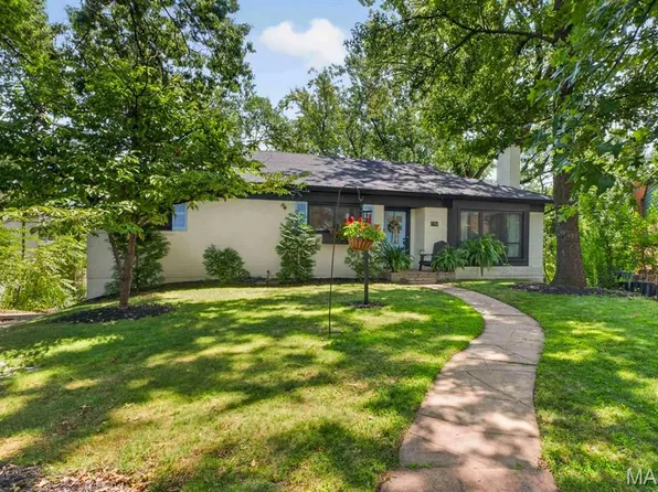 8704 W Kingsbury Ave, Saint Louis, MO 63124