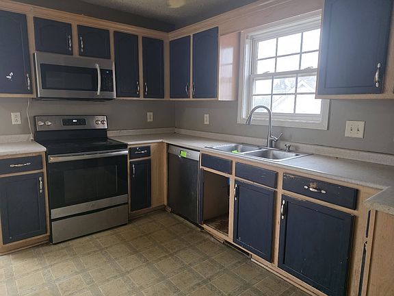 5th image of 1050 Periwinkle Pl