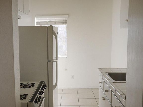 5th image of 821 N Vendome St APT 2