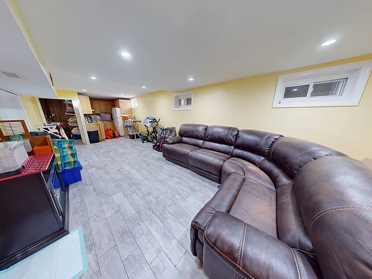 502 Winchester Ave — Photo 17