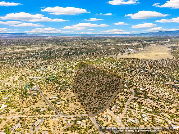 2nd image of 1864 Paseo De Las Vis