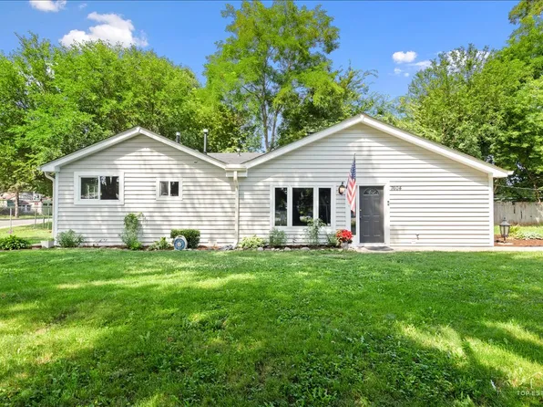 7604 E Sunset Dr, Wonder Lake, IL 60097