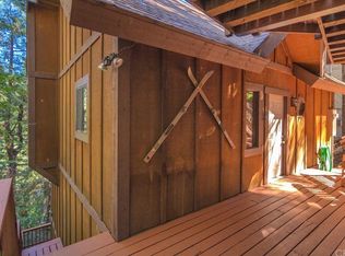 28250 Larchmont Ln, Lake Arrowhead, CA 92352