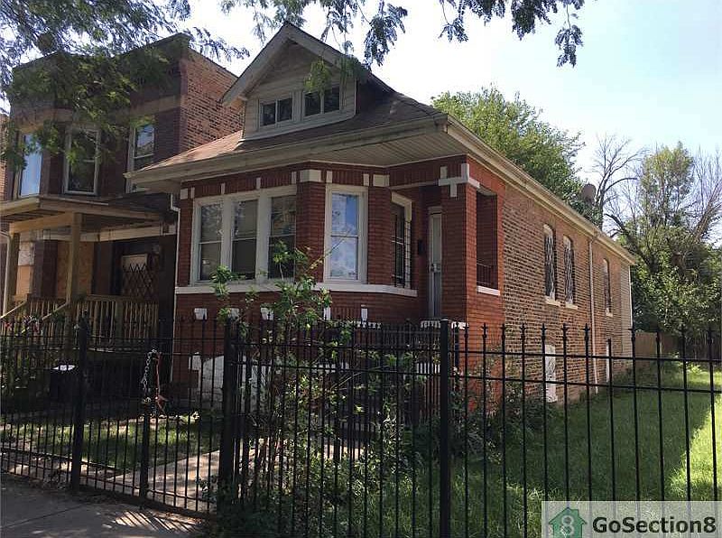 2nd image of 5706 S Laflin St