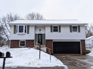 409 Radisson Rd, Marquette Heights, IL 61554