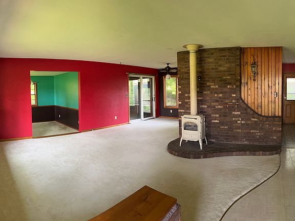 Living Room with Franklin Gas Fireplace