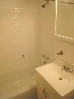 Rented by City Connections Realty | media 4