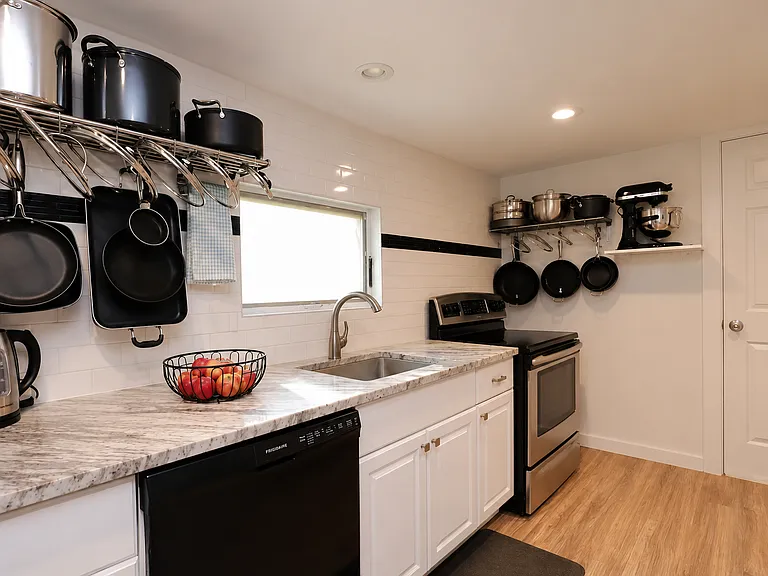 651 Glasco Tpke #NA — Photo 13