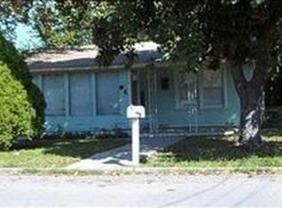 240 W Merriweather St, New Braunfels, TX 78130