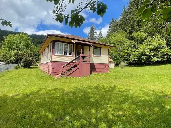 1204 Howard Street, Raymond, WA 98577