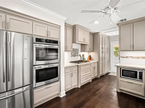 7805 Valley View Ln, Houston, TX 77074