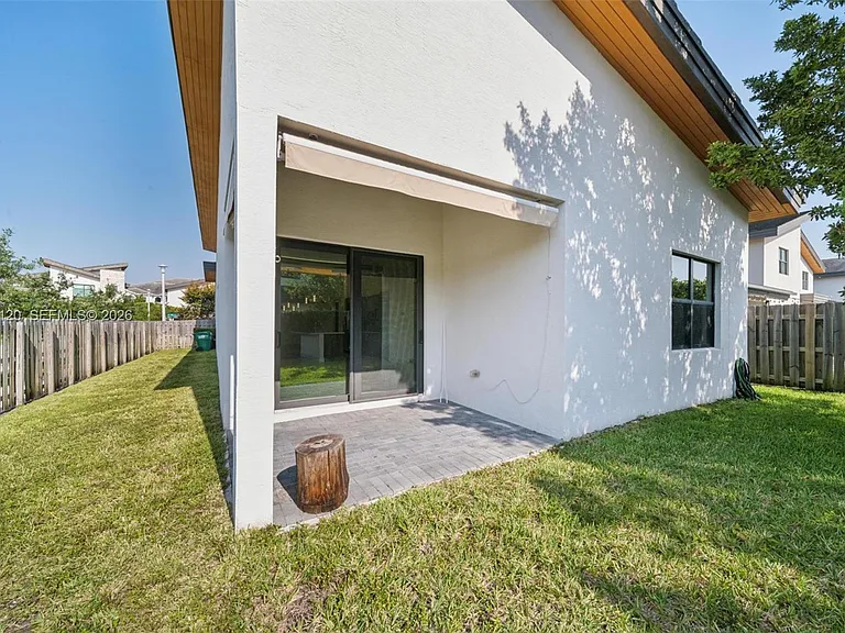 7635 NW 103rd Pl — Photo 7