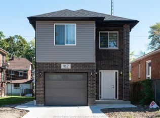 912 Hall Ave #B, Windsor, ON N9A 2L6