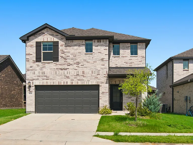 810 Honeydew Ln — Photo 1