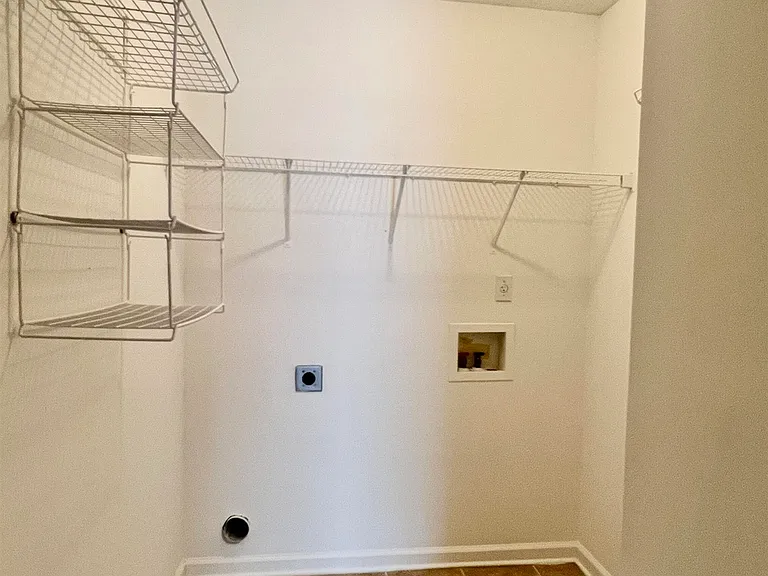 1507 Pemberton Ln — Photo 7