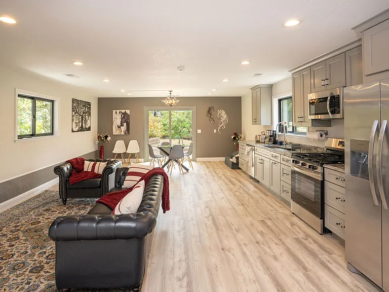 18301 Norlene Way — Photo 9