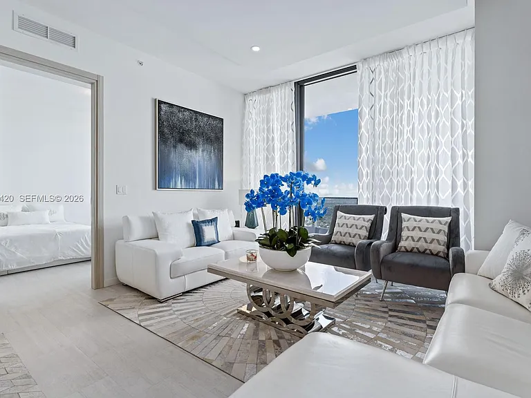 1000 Brickell Plz #Penthouse 6006 — Photo 3