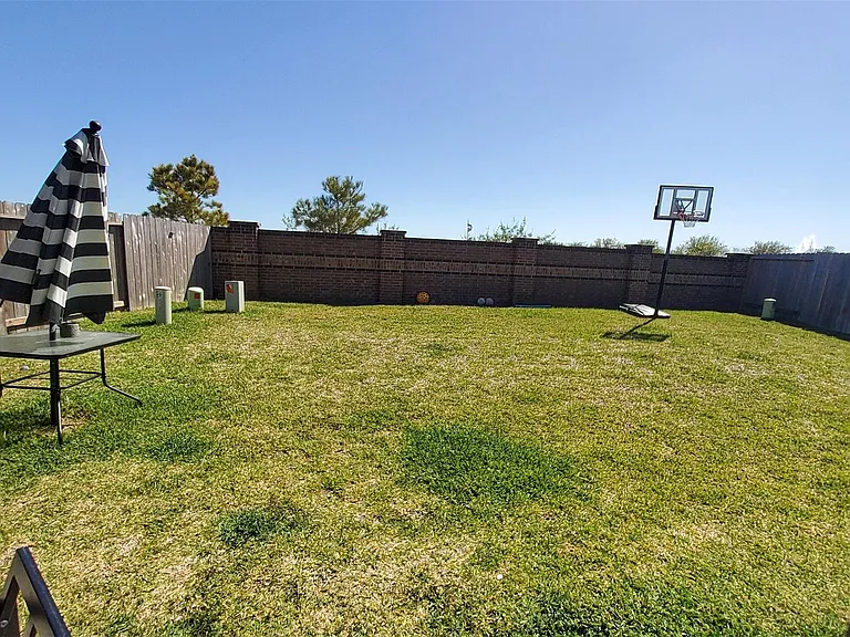 31739 Margaret Woods Ln — Photo 40