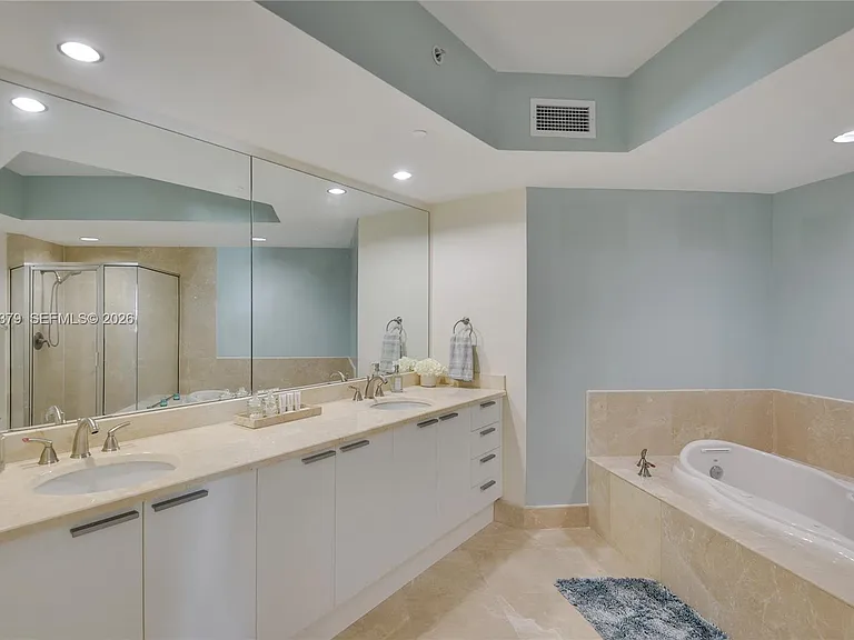 231 Riverside Dr #510 — Photo 3