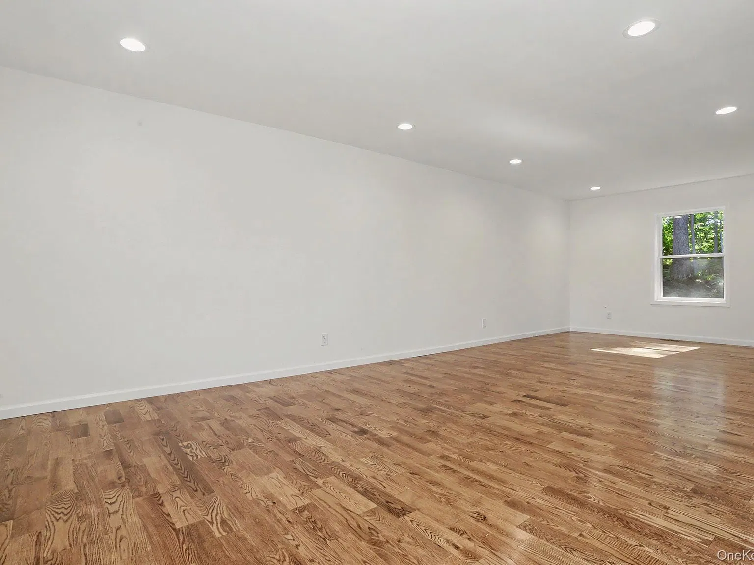 3 bed, 2.5 bath, 1980 sqft, $5,000 — Photo 3