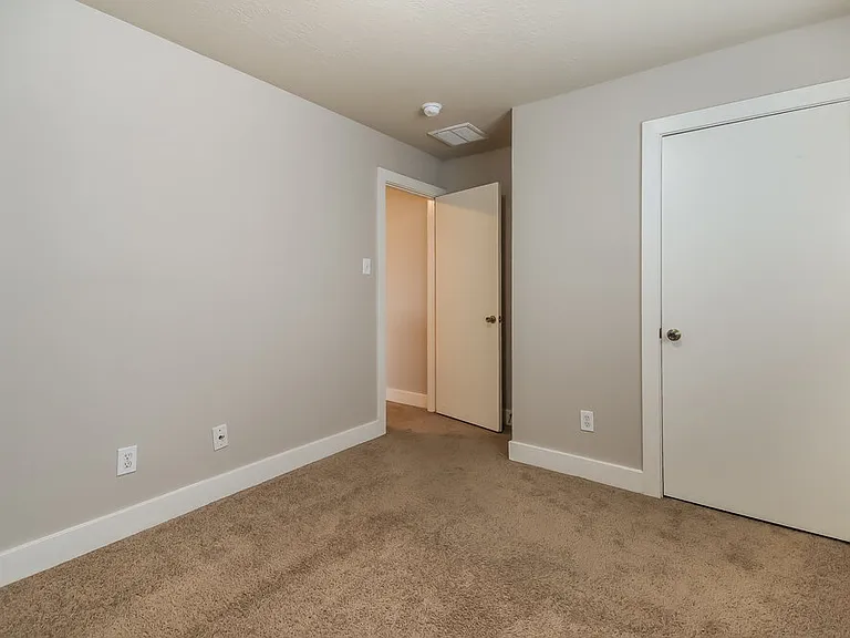 7431 Leightonfield Ct — Photo 11